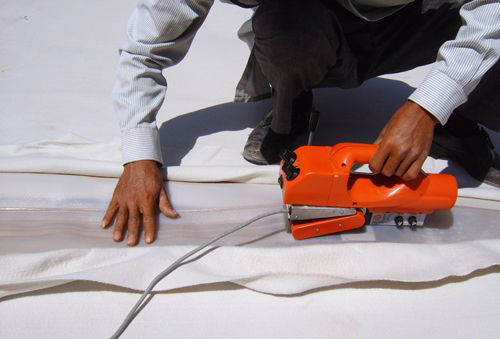 土工膜連接的三種方法（垂直連接、自身粘接、防洪墻連接）