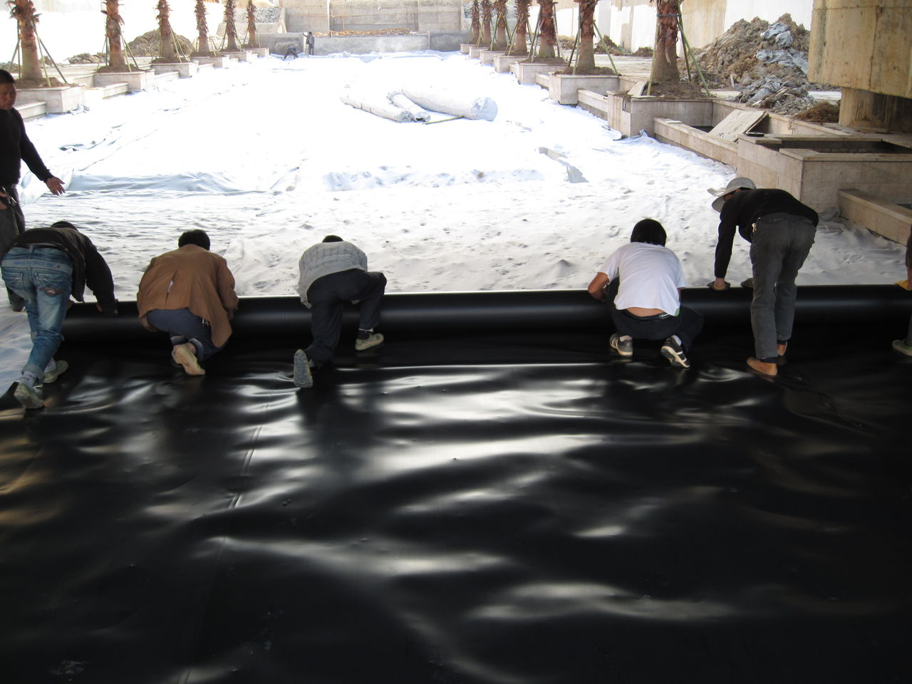 壩坡防浪護(hù)坡土工膜施工過程 土工膜價格貴嗎？