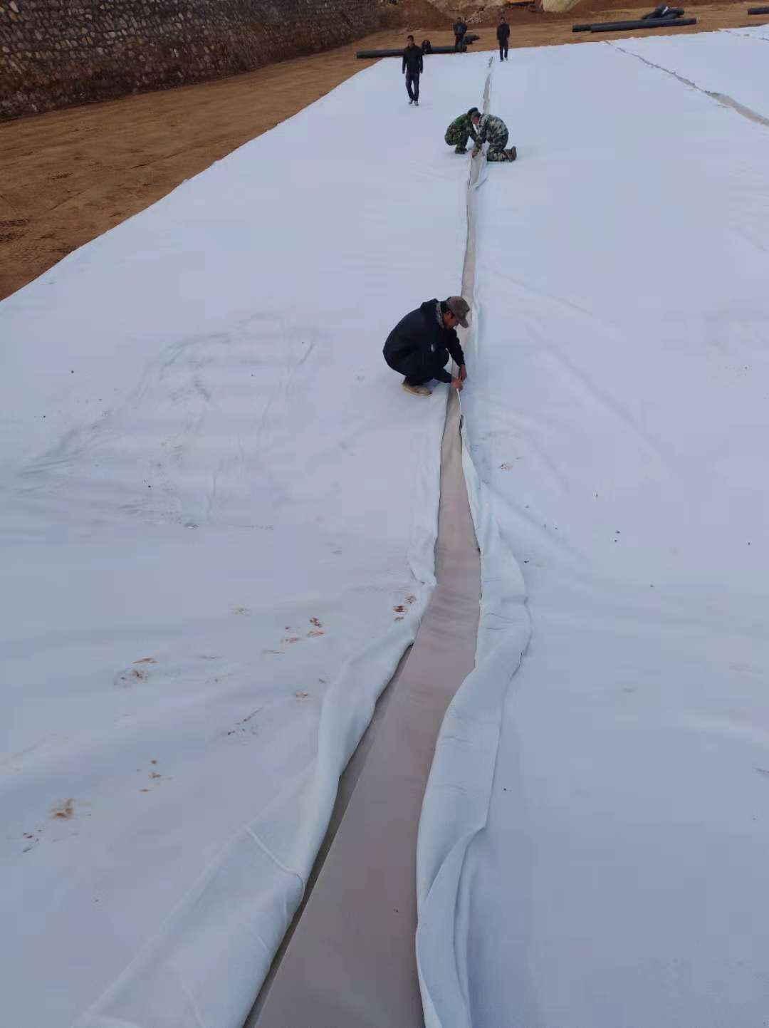 HDPE防滲膜自身缺陷對(duì)工程有什么影響？