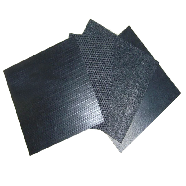 河道治理工程到底選擇土工膜好些還是膨潤土防水毯合適？