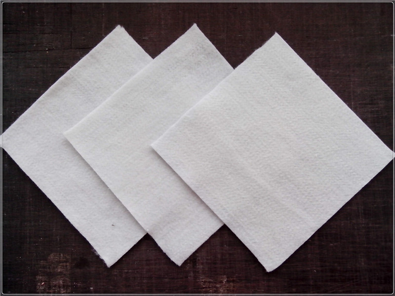 決定土工布功能的主要指標是什么？