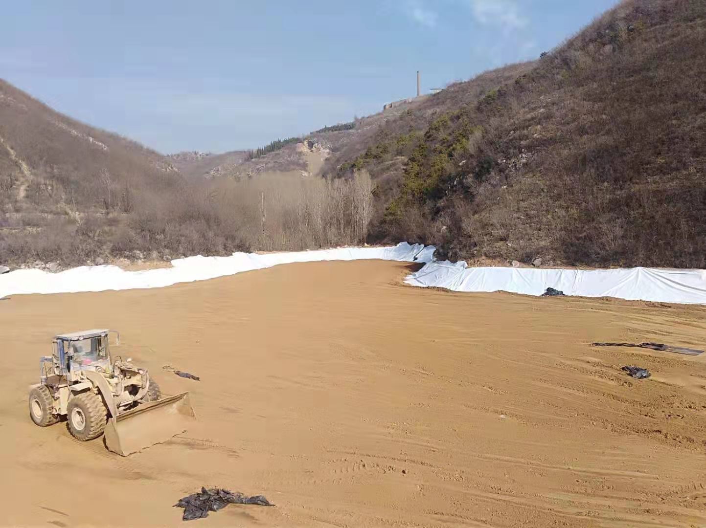 土工布可否代替三級(jí)砂石料反濾體？