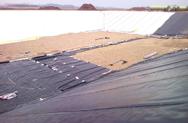 垃圾填埋場運(yùn)用土工膜降解年限如何？